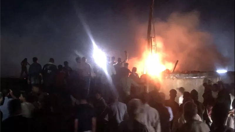 أصبحت كالرماد.. السيطرة على حريق نشب في مزرعة دواجن بالشرقية | صور