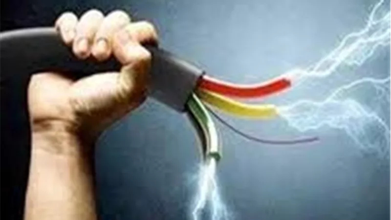 وصلة قاتلة.. التحريات تكشف تفاصيل مصرع شاب بصعق كهربائي داخل عقار بالوراق