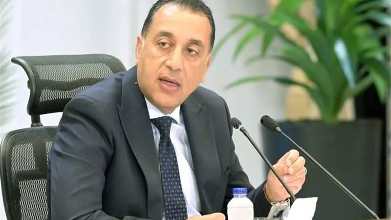 رئيس الوزراء يتفقد مشروعات تنموية وخدمية بالقليوبية لمتابعة تنفيذ خطط التنمية الشاملة