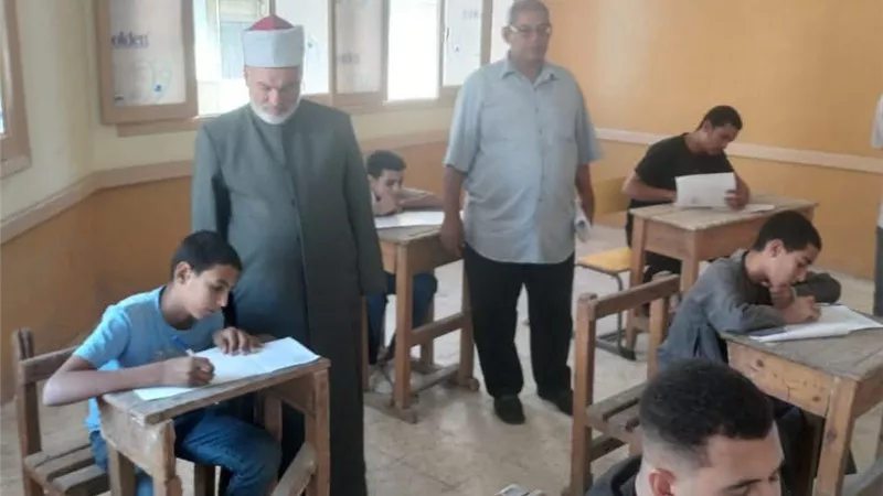 رئيس منطقة سوهاج الأزهرية يجري جولة تفقدية بمعاهد جهينة 