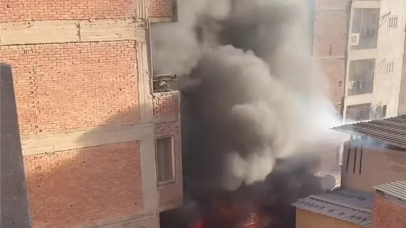  الحماية المدنية تنجح في إطفاء حريق مخزن السكر بطنطا.. الوضع تحت السيطرة