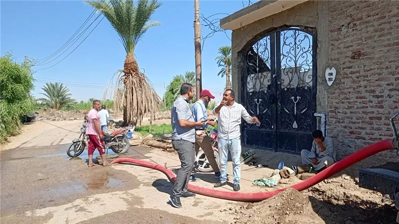 ضمن خطتها الدورية.. تطهير شبكات مياه الشرب بالأقصر لضمان الجودة