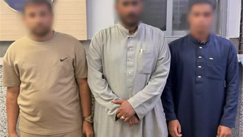 بعد مشادة بين زوجة أحدهم.. ضبط المتهمين بضرب صاحب محل في أسوان