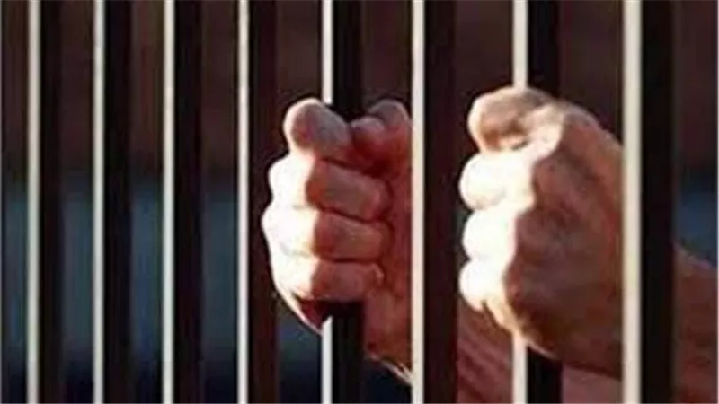 سرقوا فلنكات الألومنيوم.. السجن المؤبد لعاطل و15 سنة لـ4 متهمين في قنا