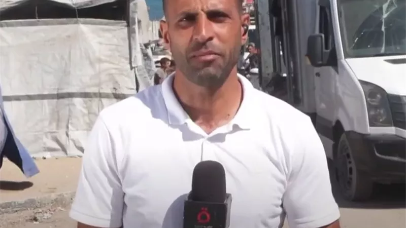 مراسل «القاهرة الإخبارية» بغزة يفقد منزله في القصف: «اغتالوا الذكريات.. لم يبق منه شئ»