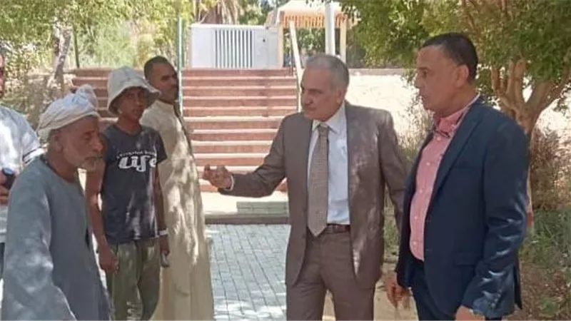 رئيس جامعة أسوان يتفقد أعمال التنسيق والتجميل بالحرم الجامعي في مدينة صحارى 