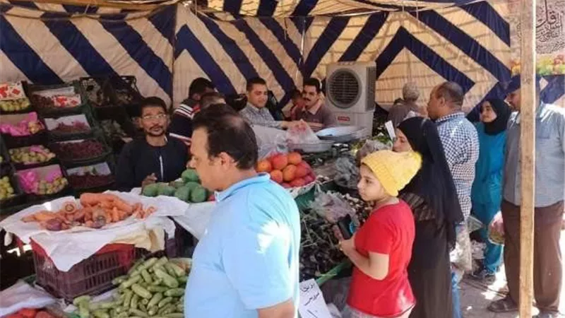 منافذ ثابتة ومتنقلة لللسلع الغذائية والخضروات بمراكز الوادى الجديد  