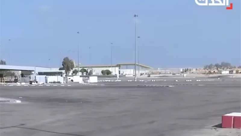 استعدادات بمعبر كرم أبو سالم لبدء إدخال أولى شاحنات المساعدات إلى غزة 