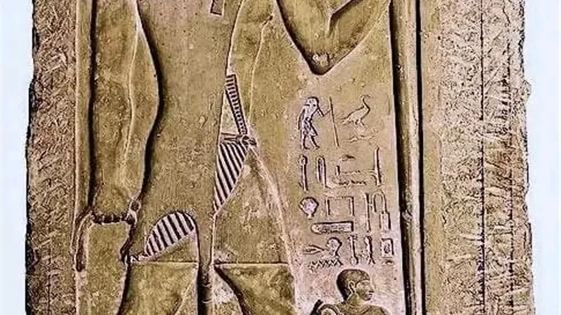 لأول مرة.. المتحف المصري يعرض لوحة المشرف على المكتبة «نفر- حوتب»