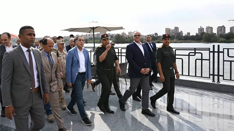 مدبولي: نادي وفندق بنها متنفس جيد للمدنيين والعسكريين 