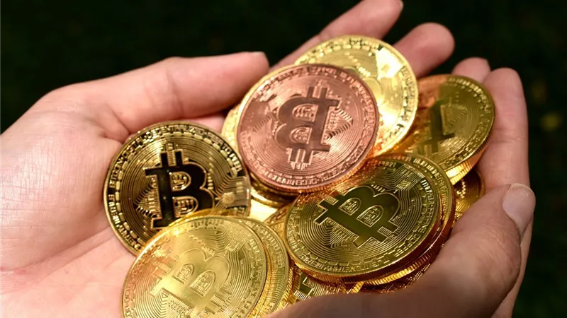 العملات الرقمية تتصدر المشهد العالمي..  الاحتياطي يصل 75 مليار دولار 