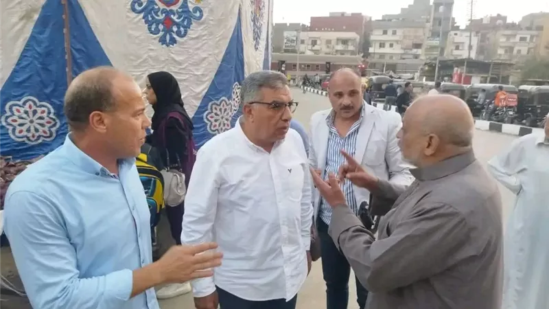 محافظ الدقهلية يوجّه بمنع الإشغالات بعد تشغيل السوق الحضاري بطلخا |صور