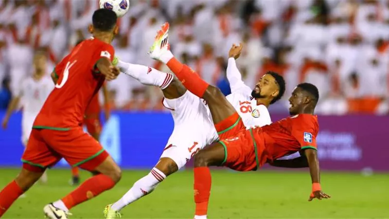 اقترب من التأهل| الإمارات تهزم منتخب عمان بـ ريمونتادا قاتلة بتصفيات المونديال