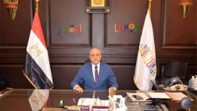  أهالي الروضة الشريفة بالأقصر يستغيثون بالمحافظ : الشارع تحول لمخزن للبضائع 