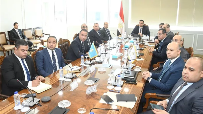 وزير الإسكان يناقش تشغيل «حدائق تلال الفسطاط» بالقاهرة التاريخية