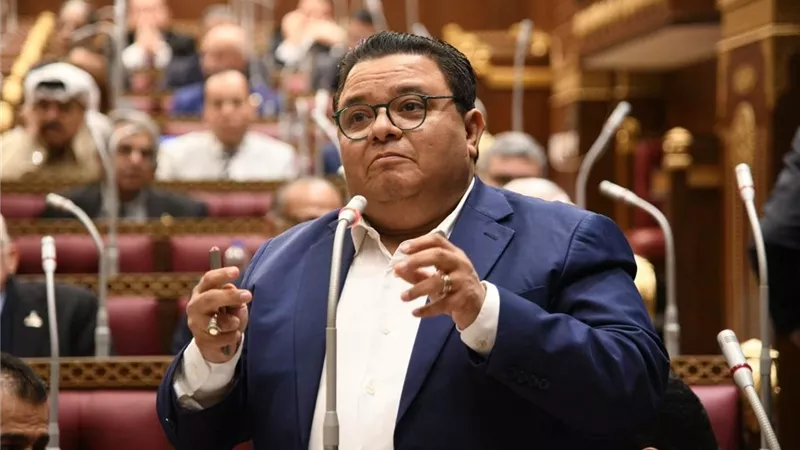 وزير الثقافة يهنئ المخرج خالد جلال لتعيينه نائبًا بمجلس الشيوخ المصري
