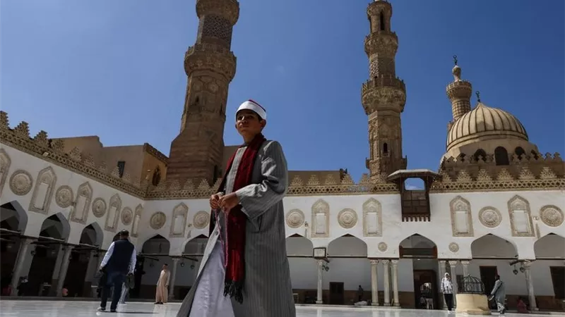 الأزهر يعلن قبول دفعة جديدة من معلمي الخط العربي.. الشروط وكيفية التقديم