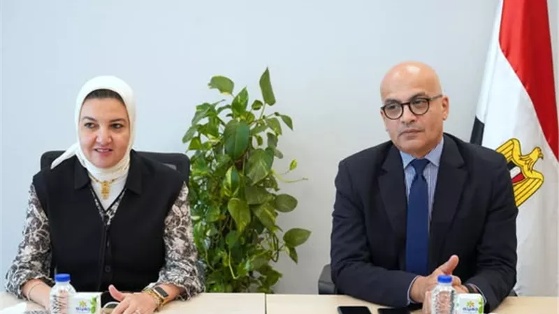 جامعة عين شمس تدعم 8 مشروعات بحثية تطبيقية لأعضاء هيئة التدريس