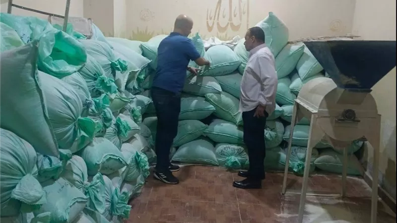 قوت الشعب.. تموين الشرقية يضبط كميات من الدقيق البلدي المدعم المهرب |صور