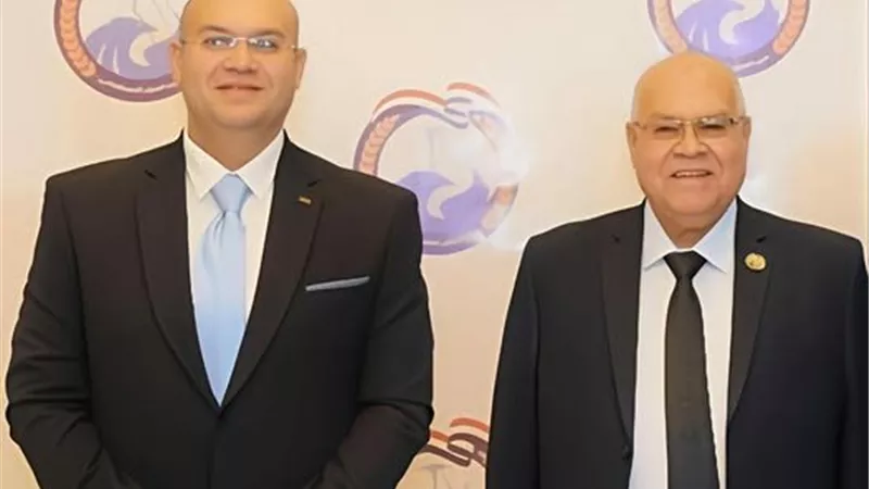 رأيت أبي في السياسة أكثر من البيت.. نجل ناجي الشهابي يهنئ والده على تعيينه في مجلس الشيوخ