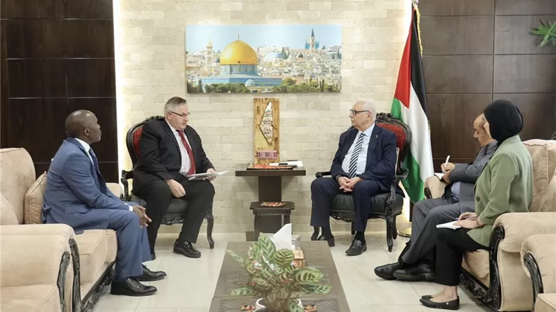 وزير الصحة الفلسطيني يبحث مع صندوق الأمم المتحدة للسكان دعم القطاع الصحي