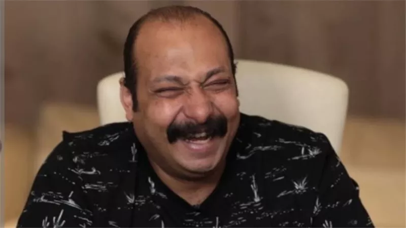 «التريند لينا بس ربنا هادينا».. محمد ثروت يشوق جمهوره لدوره في «علي كلاي»