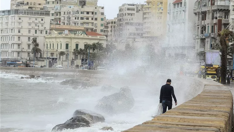 شبورة كثيفة.. هيئة الأرصاد تكشف تفاصيل حالة الطقس غدا