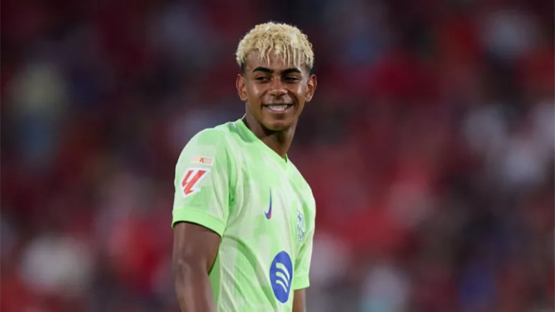 لامين يامال يهدد بالرحيل عن برشلونة