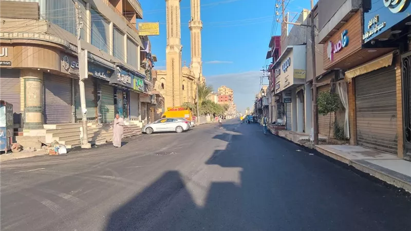 متابعة مشروعات الرصف بمدينة قطور تنفيذاً لتوجيهات محافظ الغربية