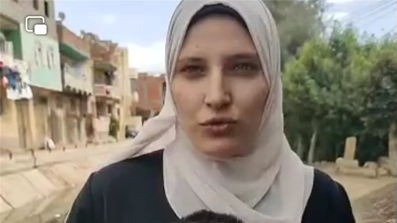 حاول إخراج لعبته.. الأم البطلة تنقذ طفلها من الغرق في ترعة كتامة |صور