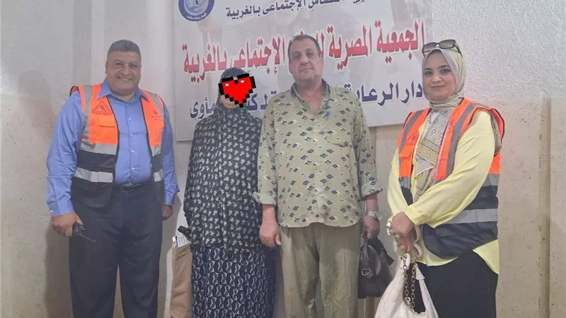 ولادها رموها.. إنقاذ سيدة مريضة بلا مأوى بعد تخلّى أبنائها عنها في الغربية 