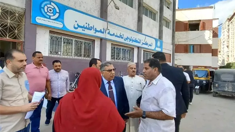محافظ الدقهلية يتفقد المركز التكنولوجي بدكرنس لمتابعة تقنين أملاك الدولة
