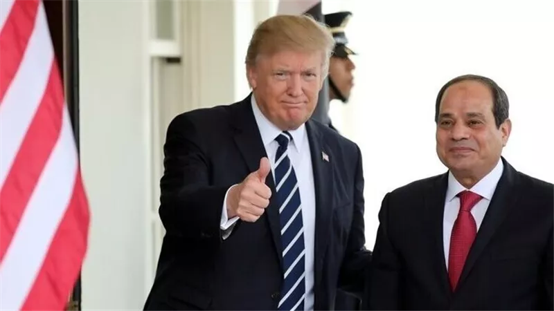 الرئيس السيسي يستقبل ترامب في مطار شرم الشيخ 