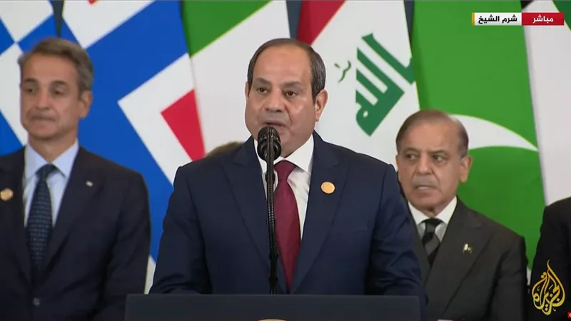 الرئيس السيسي يعلن استضافة مصر لمؤتمر دولي لإعادة إعمار غزة| فيديو
