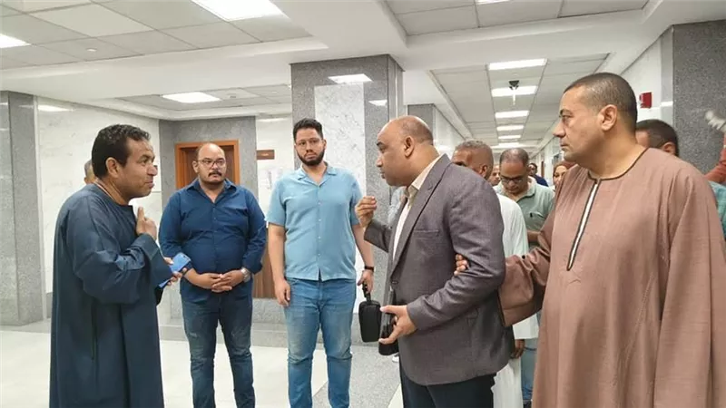 نائب هيئة الرعاية الصحية بالأقصر يتفقد المجمع الطبي الدولي