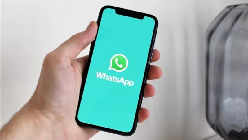 واتساب تختبر شريط جانبي جديد لتحسين تجربة مستخدمى آيباد