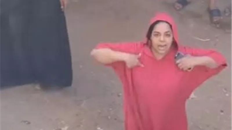 «أنا مبيهمنيش حد».. إحالة سيدة المرج للمحاكمة بعد مشاجرتها المثيرة للجدل