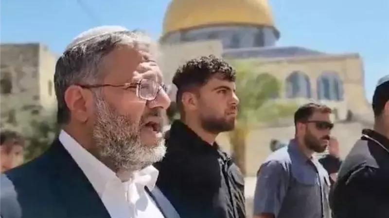 في أعقاب قمة شرم الشيخ للسلام.. بن غفير يقتحم المسجد الأقصى مجددًا