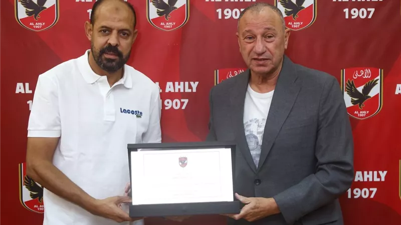 الخطيب يصرف مكافأة خاصة لـ عماد النحاس بعد رحيله عن تدريب الأهلي |خاص