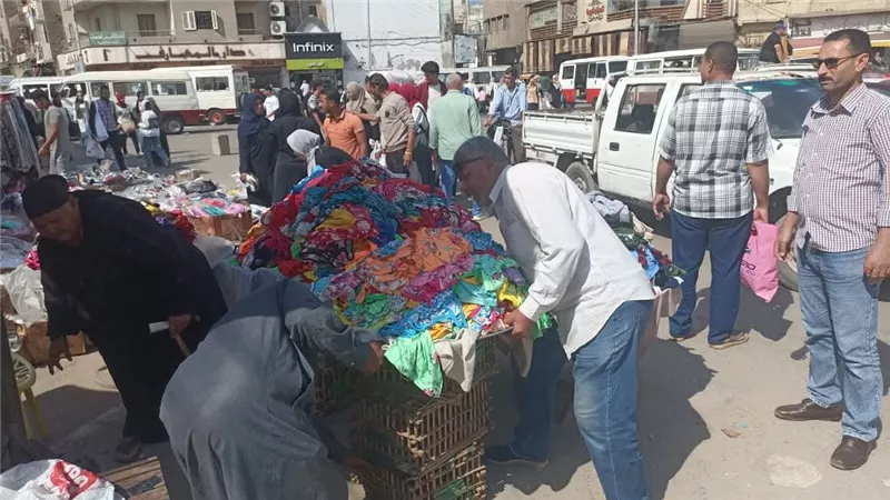 لإعادة المظهر الحضاري لشوارع المحافظة.. حملات مكثفة لرفع الإشغالات 
