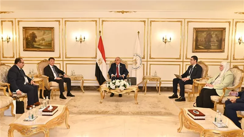وزير الري يلتقى مدير عام المنظمة الإسلامية للأمن الغذائي