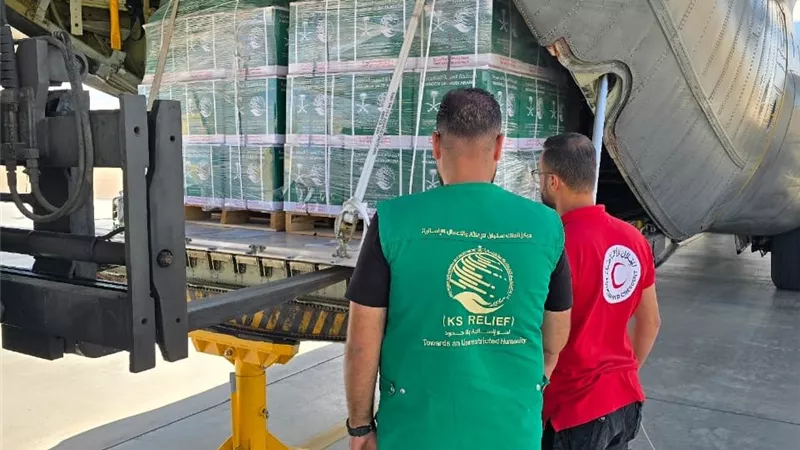 وصول الطائرة الإغاثية السعودية الـ68 إلى مطار العريش لإغاثة الشعب الفلسطيني في قطاع غزة