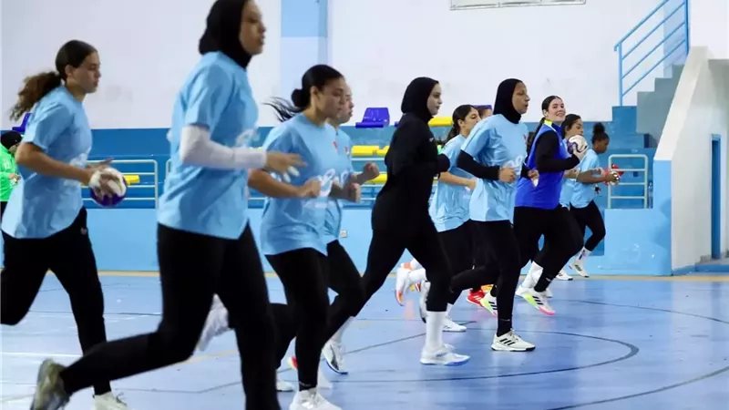 «سيدات يد الأهلي» يستأنف تدريباته استعدادًا لمواجهة النواصر المغربي