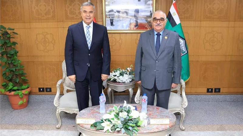رئيس هيئة قضايا الدولة يستقبل محافظ الإسكندرية