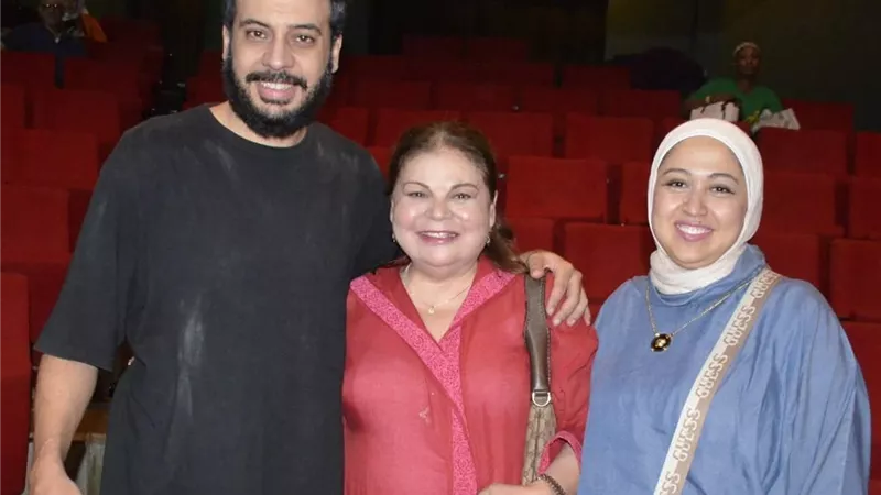 ماجدة زكي تدعم نجلها أحمد أبو رية في مهرجان نقابة المهن التمثيلية