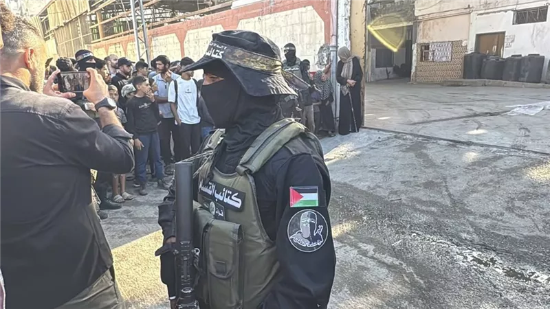 وصول الدفعة الأولى من جثث فلسطينيين أفرجت إسرائيل عنهم إلى غزة