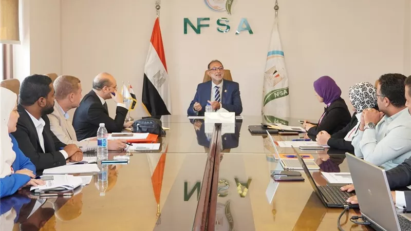رئيس الهيئة القومية لسلامة الغذاء يتابع أعمال لجنة فحص الشكاوى الغذائية