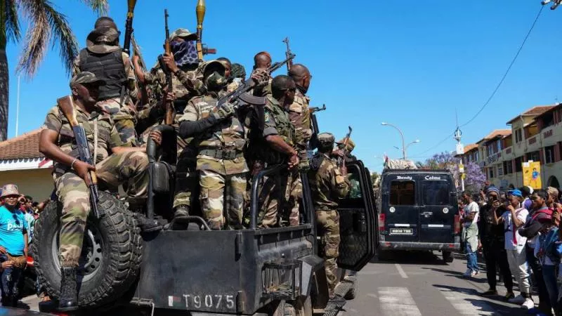 الجيش في مدغشقر يتولى السلطة لفترة انتقالية مدتها عامان