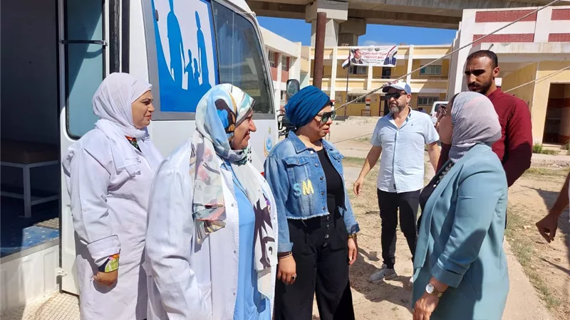 الكشف على 1131 مواطنًا  بالقافلة الطبية بقرية الرياح بالقنطرة غرب