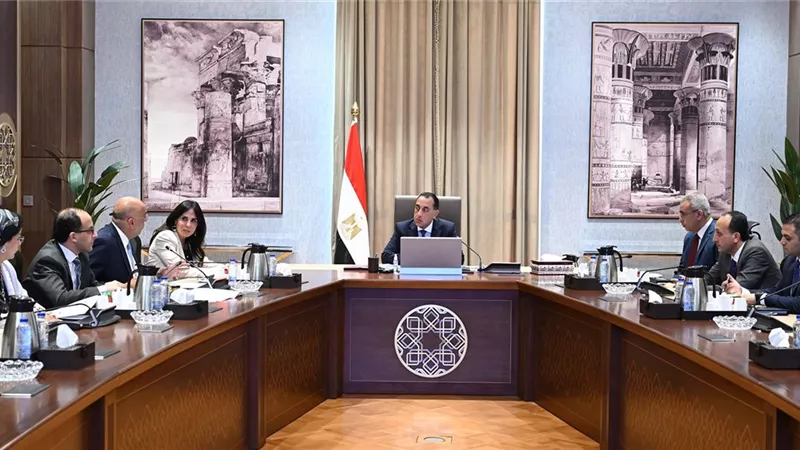 مدبولي يتابع جهود تنمية المشروعات الصغيرة في المحافظات الحدودية